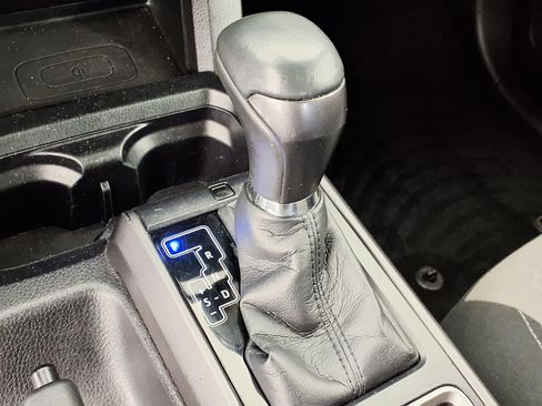 Used 2021 Toyota Tacoma TRD Sport w/ Technology Package AWD/4WD image 22