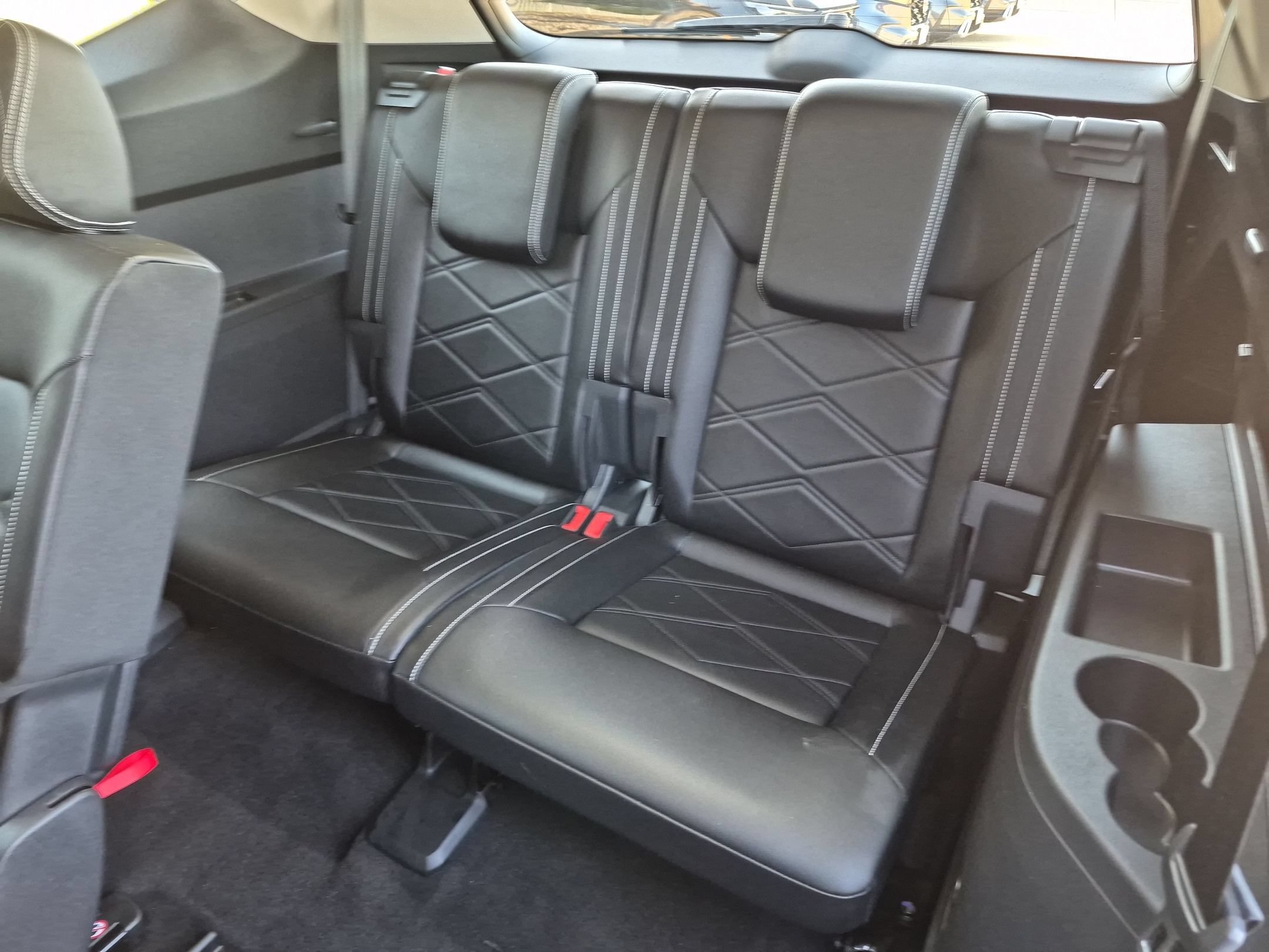 Used 2024 Volkswagen Atlas SE AWD/4WD image 23
