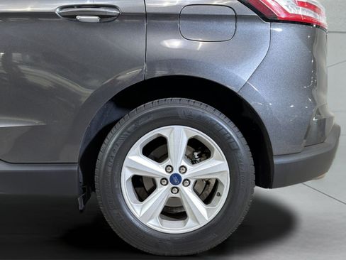 Used 2019 Ford Edge SE FWD image 37