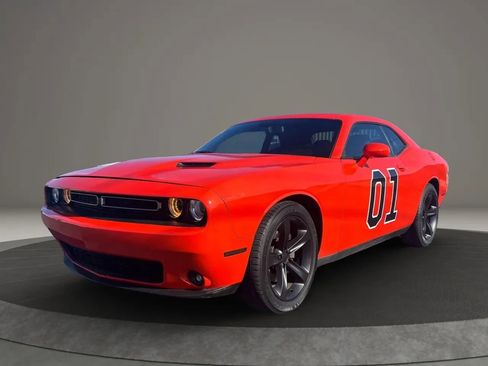 Used 2017 Dodge Challenger R/T image 14