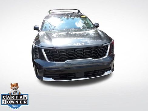 Used 2024 Kia Sorento S w/ Panoramic Sunroof Package FWD image 3