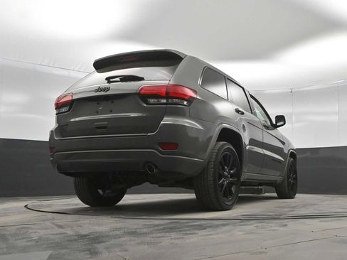 Used 2019 Jeep Grand Cherokee Altitude AWD/4WD image 36