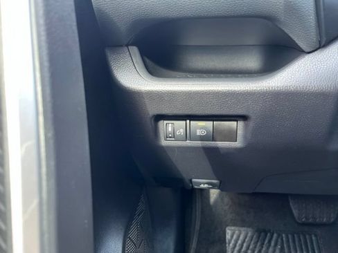 Used 2024 Toyota RAV4 XLE FWD image 28