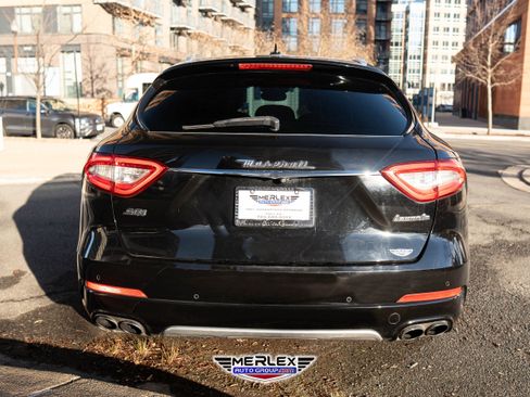 Used 2019 Maserati Levante S GranLusso image 6