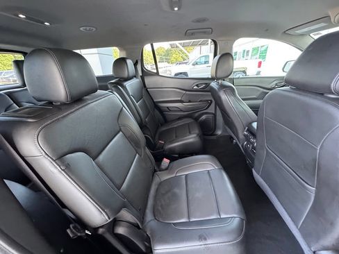 Used 2023 GMC Acadia SLT AWD/4WD image 25