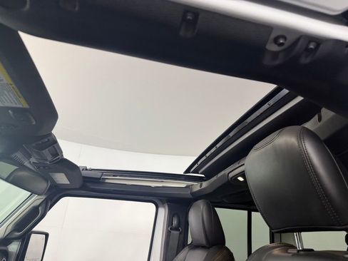 Used 2024 Jeep Wrangler High Altitude AWD/4WD image 24