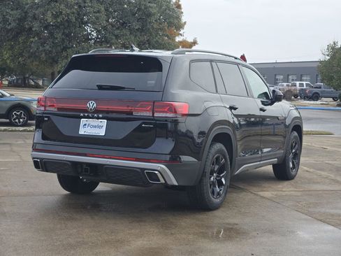 New 2026 Volkswagen Atlas Peak Edition image 4