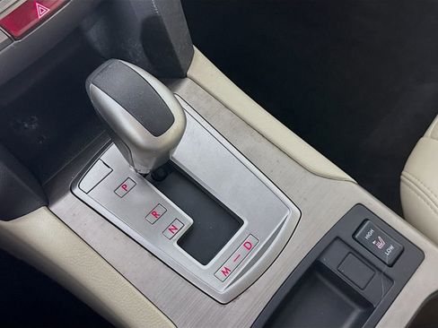 Used 2011 Subaru Outback 2.5i Limited image 19