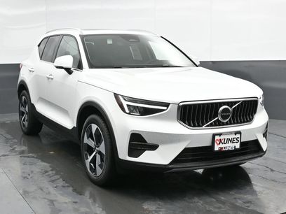 New 2025 Volvo XC40 B5 Core w/ Protection Package Premier