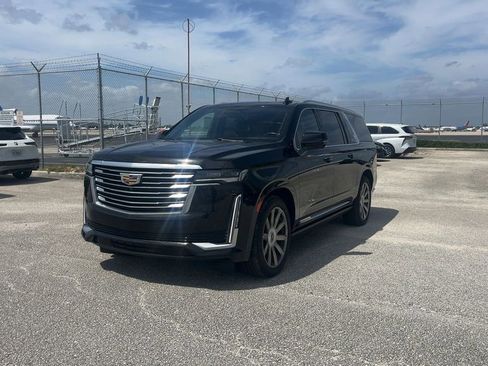 Used 2024 Cadillac Escalade ESV Premium Luxury Platinum image 3
