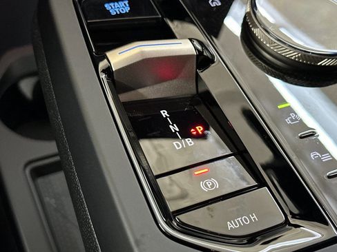 New 2026 BMW iX xDrive60 image 17