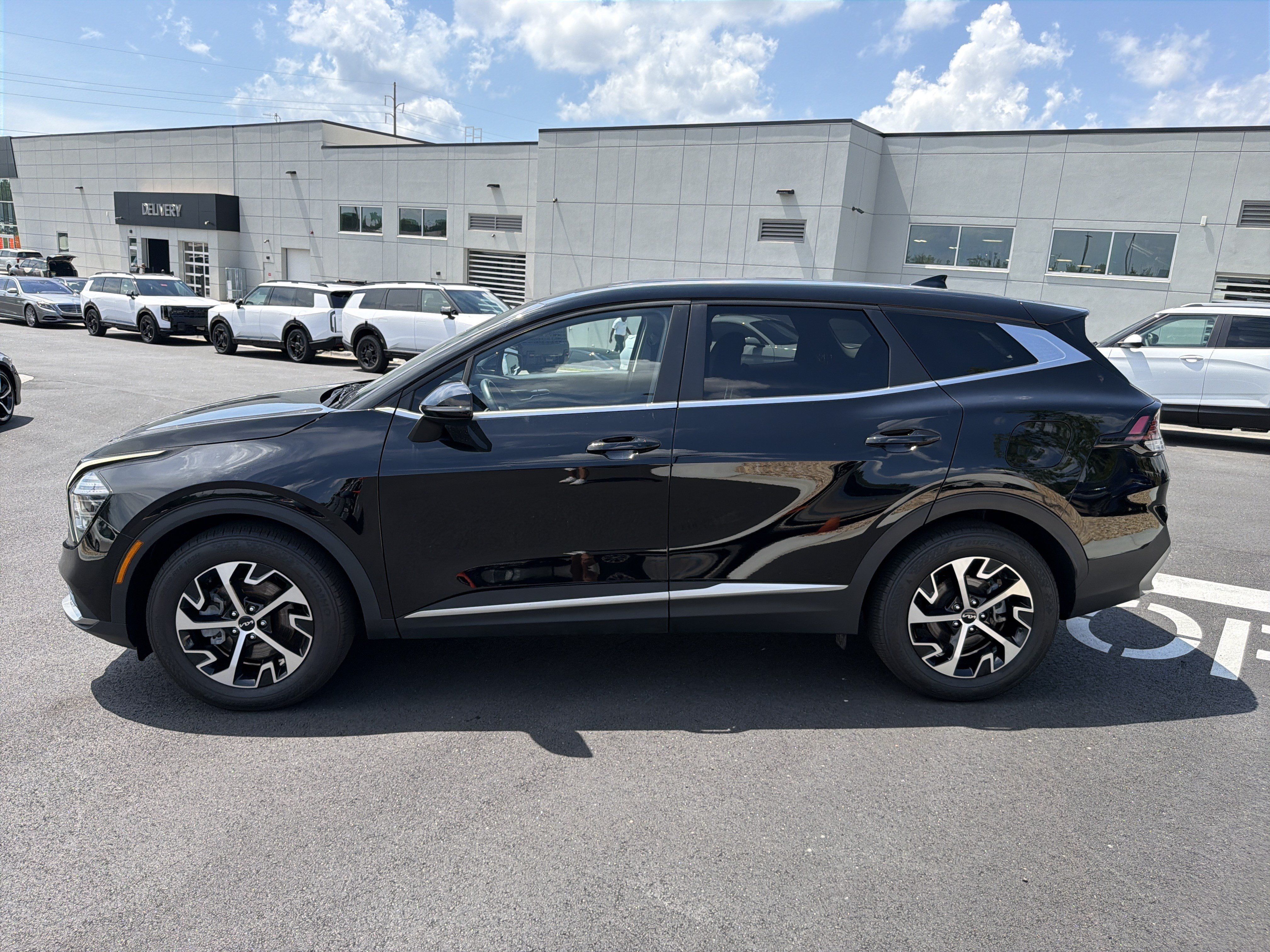 Certified 2024 Kia Sportage EX FWD image 4