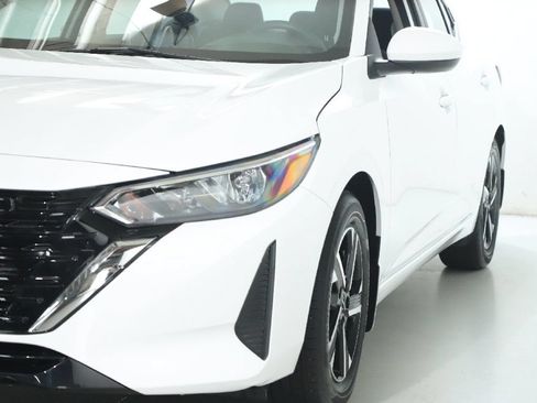 Certified 2024 Nissan Sentra SV FWD image 5