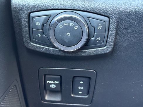 Used 2018 Ford F150 XLT w/ Equipment Group 302A Luxury AWD/4WD image 18