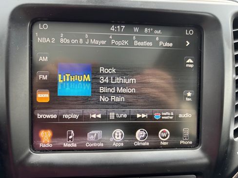 Used 2016 Jeep Cherokee Limited image 31