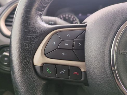 Used 2017 Jeep Renegade Latitude image 22