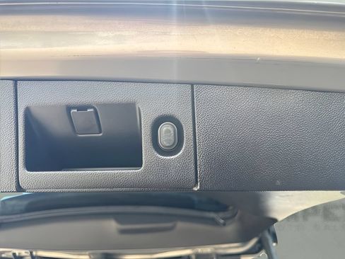 Used 2018 Chevrolet Tahoe Premier AWD/4WD image 37