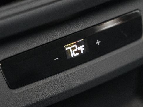 Certified 2025 Audi Q5 Premium w/ Convenience Package image 27