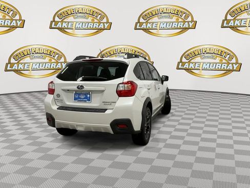Used 2017 Subaru Crosstrek 2.0i Premium w/ Moonroof Package AWD/4WD image 2