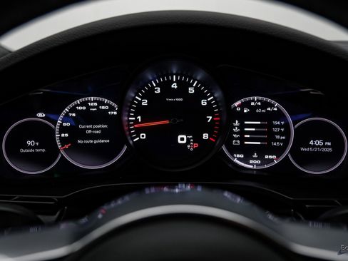 Used 2022 Porsche Cayenne w/ Premium Package image 50