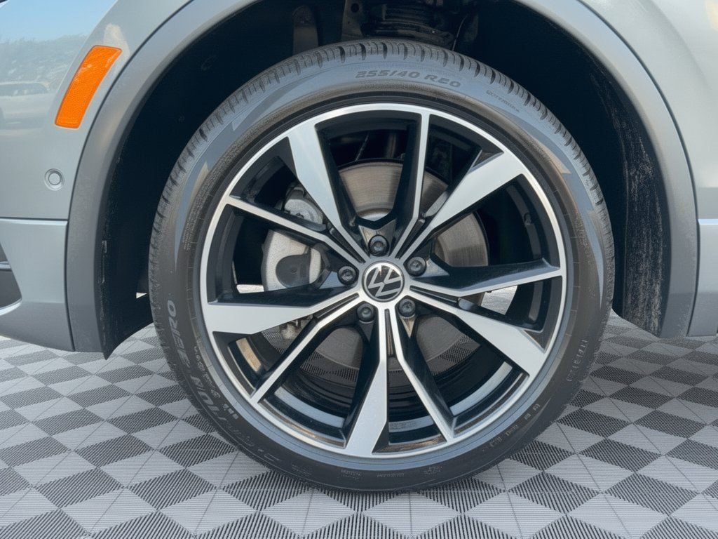 Used 2024 Volkswagen Tiguan SEL R-Line w/ MDO Package, Two-Row AWD/4WD image 13