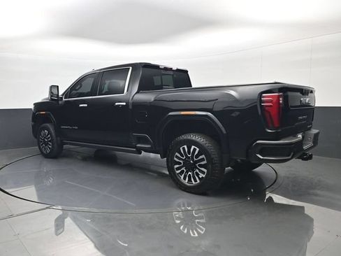 Used 2024 GMC Sierra 2500 Denali Ultimate AWD/4WD image 7