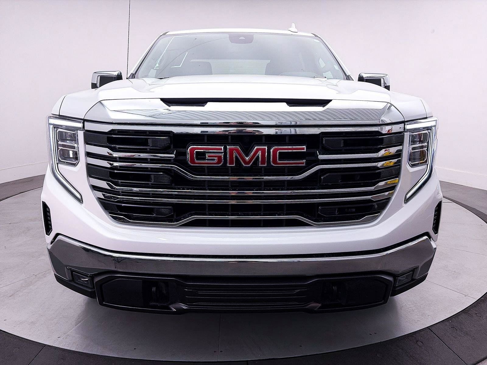 Used 2024 GMC Sierra 1500 SLT AWD/4WD image 11