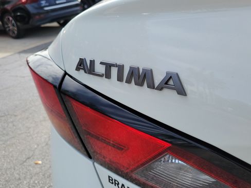 Certified 2025 Nissan Altima 2.5 S FWD image 8