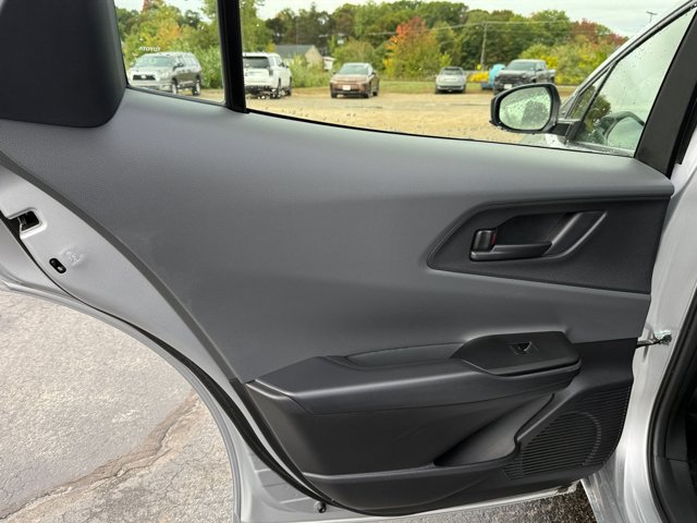 Used 2025 Toyota Prius LE FWD image 27