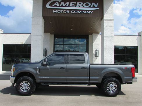 Used 2019 Ford F250 XLT image 1