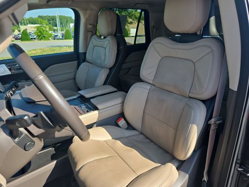 Used 2023 Lincoln Navigator L Reserve AWD/4WD image 15