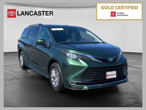 Certified 2023 Toyota Sienna XLE FWD image 1