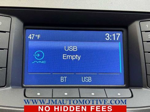 Used 2015 Ford Taurus SE image 25