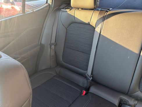 Used 2025 Buick Envista Preferred image 37