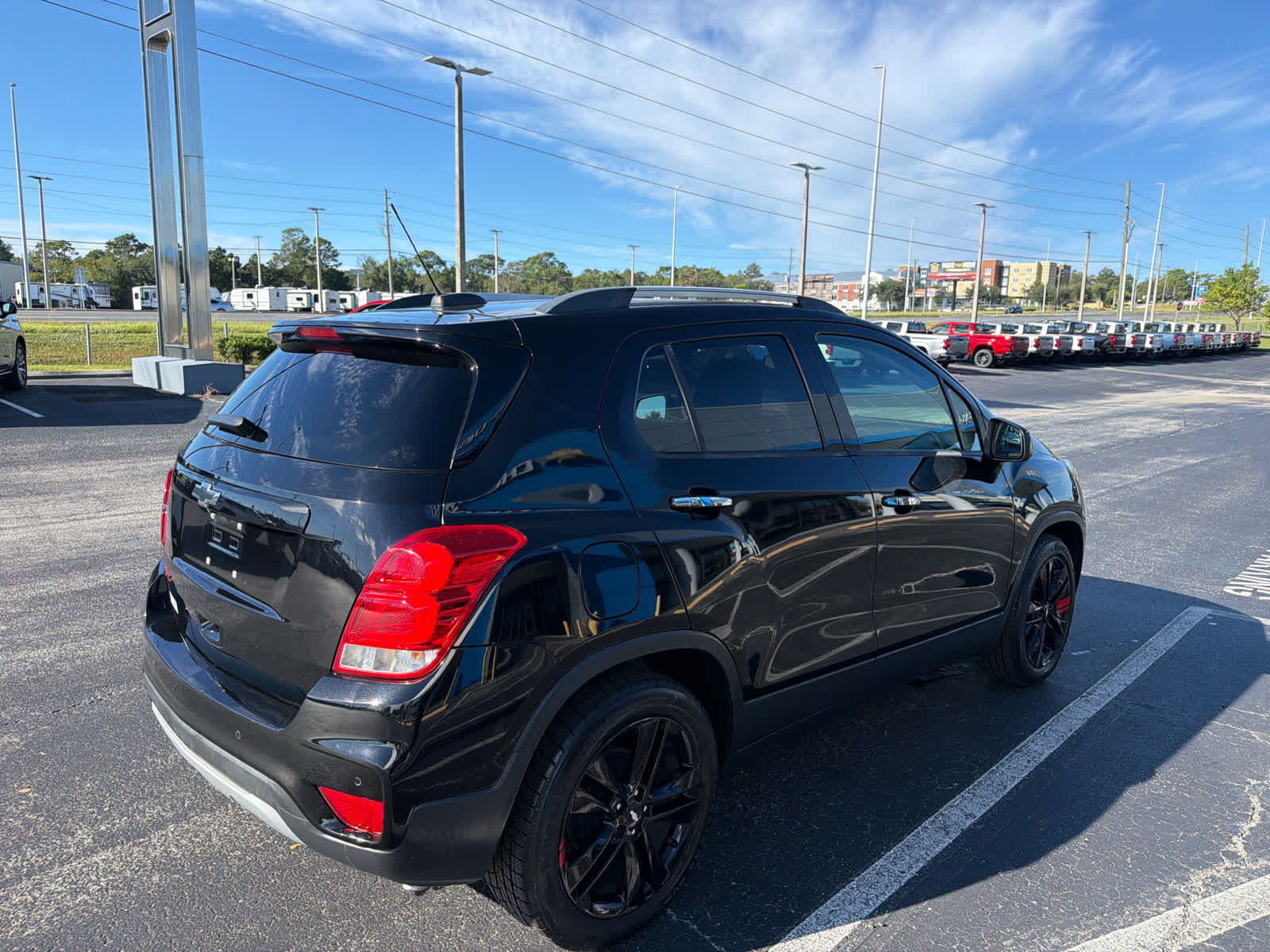Used 2018 Chevrolet Trax LT w/ Redline Edition FWD image 5