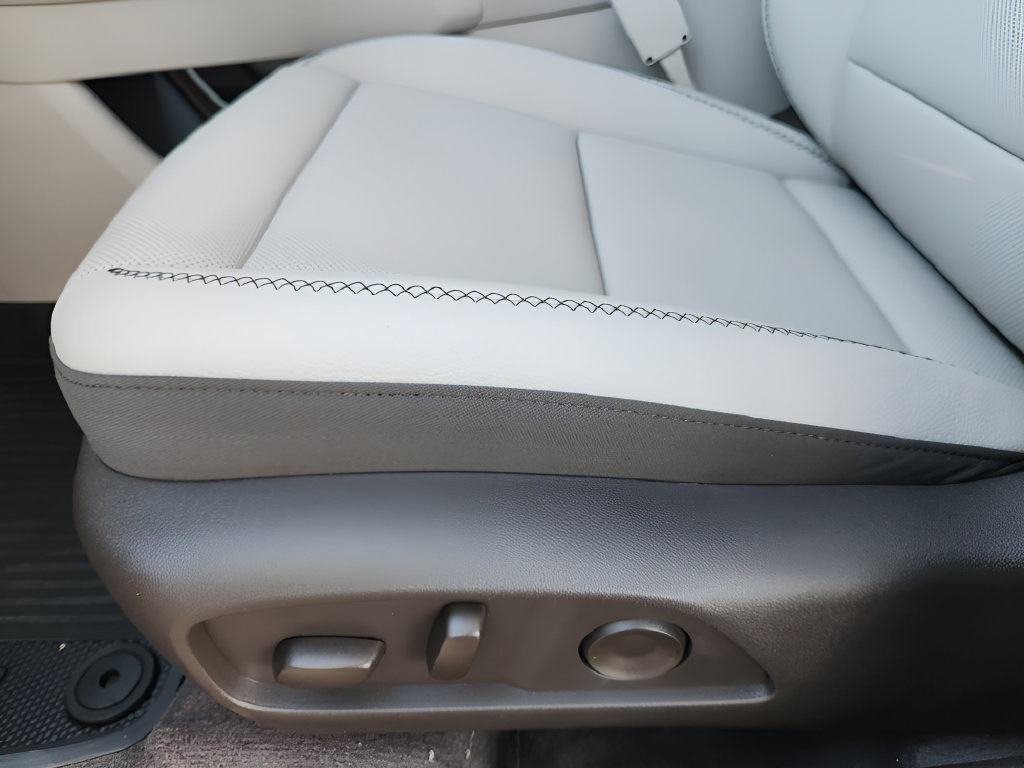 New 2027 GMC Terrain Denali w/ LPO, Floor Liner Package AWD/4WD image 18