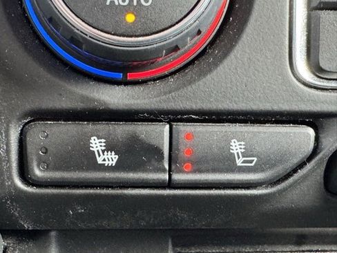 Used 2024 Chevrolet Suburban LT w/ LT Signature Plus Package image 36