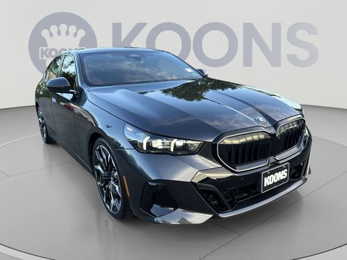 Used 2025 BMW 550e xDrive w/ Executive Package AWD/4WD image 2