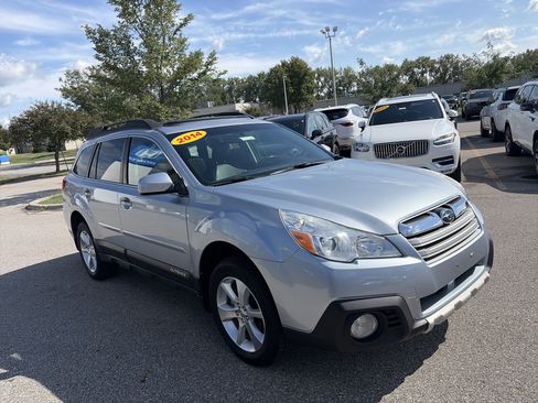 Used 2014 Subaru Outback 2.5i Limited AWD/4WD image 3