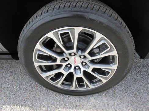 New 2026 GMC Yukon Denali w/ Denali Reserve Package RWD image 11