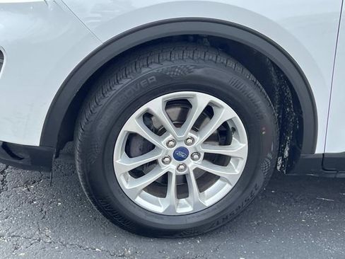 Certified 2022 Ford Escape SE w/ Cold Weather Package AWD/4WD image 9
