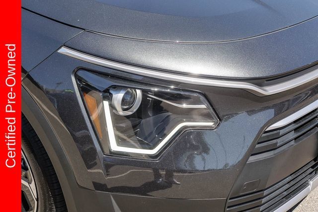 Certified 2025 Kia Niro EX FWD image 11