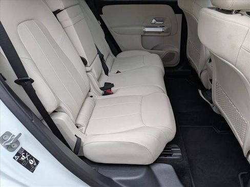 Certified 2025 Mercedes-Benz GLB 250 image 19