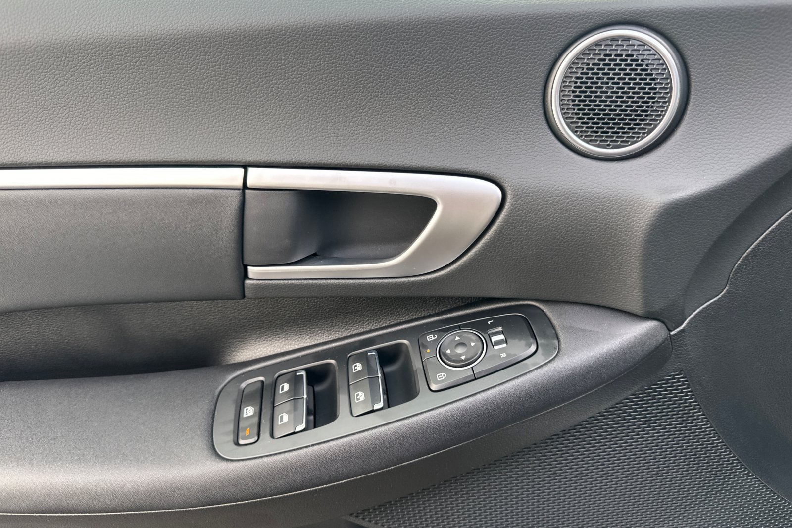 New 2026 Hyundai Sonata SEL FWD image 11
