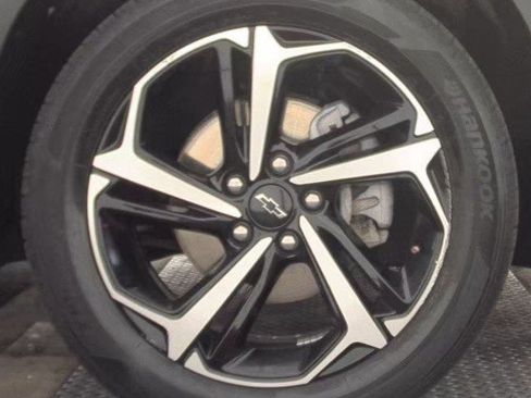 Used 2023 Chevrolet TrailBlazer RS w/ Sun and Liftgate Package image 9