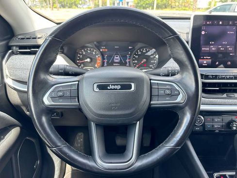 Used 2022 Jeep Compass Latitude w/ Sun and Sound Group AWD/4WD image 11