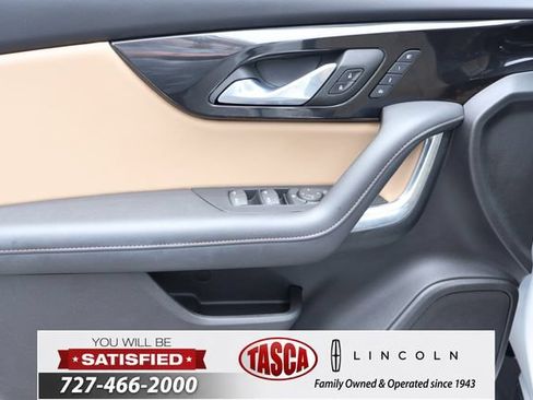 Used 2024 Chevrolet Blazer Premier w/ Enhanced Convenience Package FWD image 12