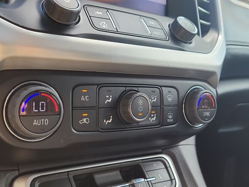 Used 2023 GMC Acadia SLE w/ Driver Convenience Package FWD image 26