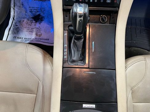 Used 2017 Ford Taurus Limited image 14