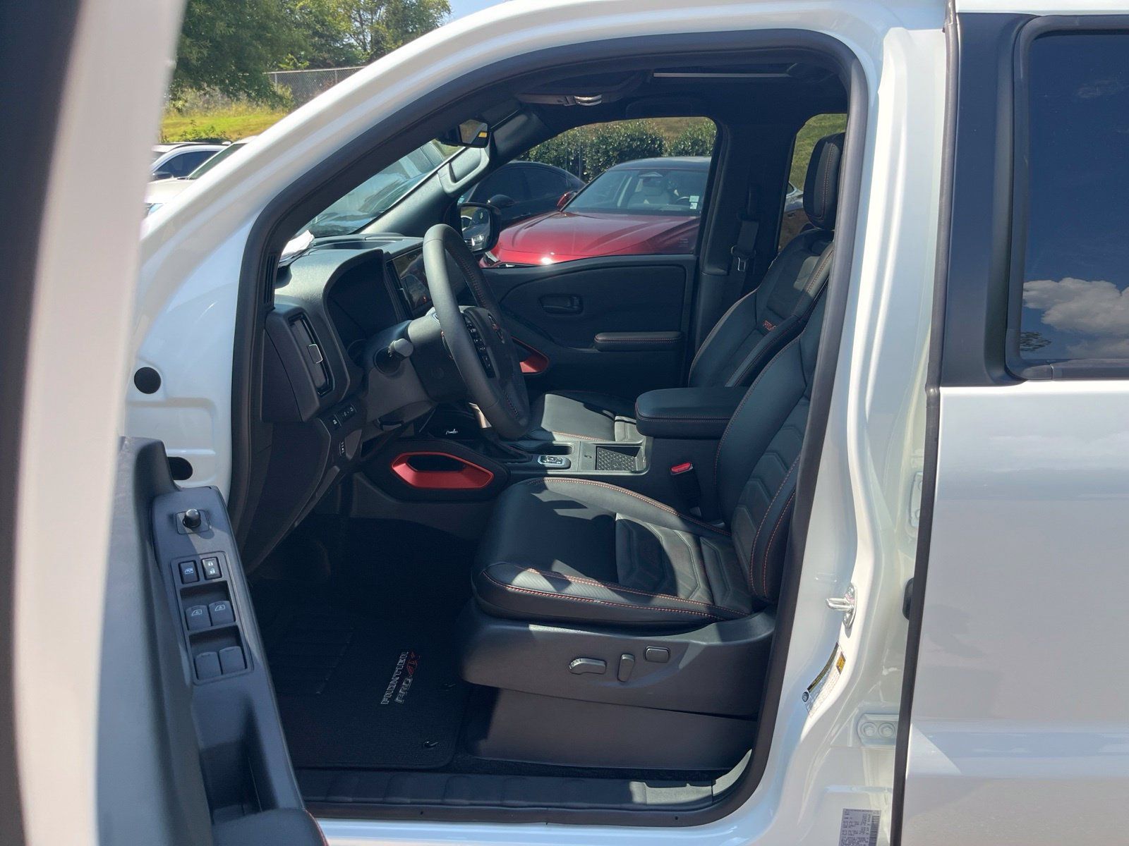 Used 2026 Nissan Frontier PRO-4X w/ Pro Premium Package AWD/4WD image 32